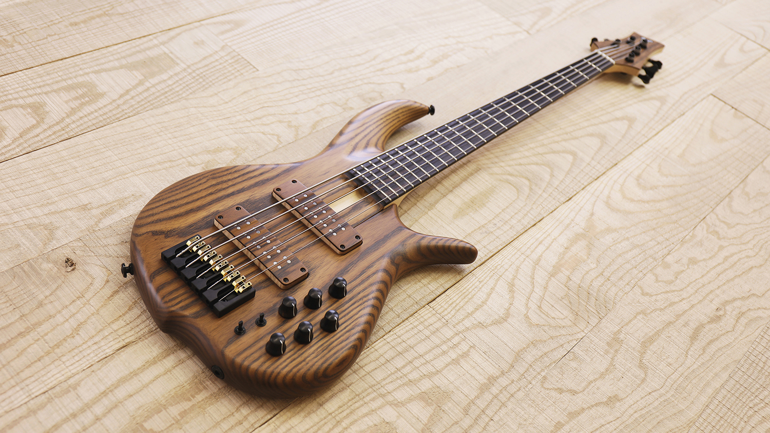 Deluxe BN Series – FBASS